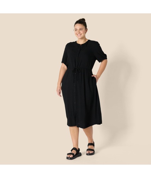 Amazon Essentials Women's Fit and Flare Half-Sleeve Waisted Midi A-Line Dress with Pockets